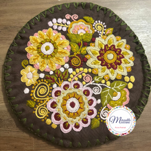 Load image into Gallery viewer, Brown Flower Bouquet Tortilleros