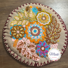 Load image into Gallery viewer, Brown Flower Bouquet Tortilleros