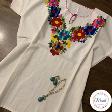 Load image into Gallery viewer, Flowered White Blouse