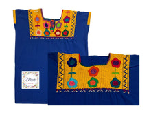 Cargar imagen en el visor de la galería, Mexican Hand Embroidered Yarn Blouse

