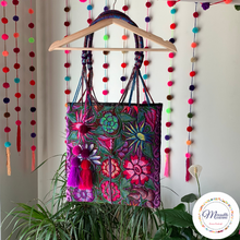 Cargar imagen en el visor de la galería, Mexican Floral Embroidery Bags
